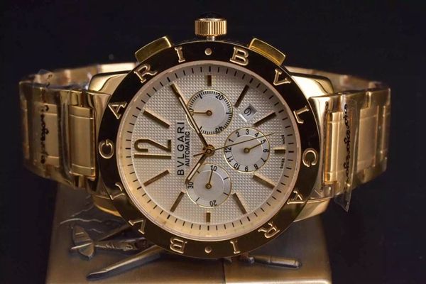 ブルガリ時計正面デザイン